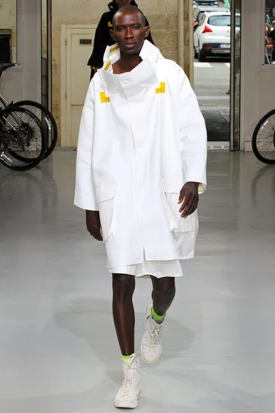 Look 11